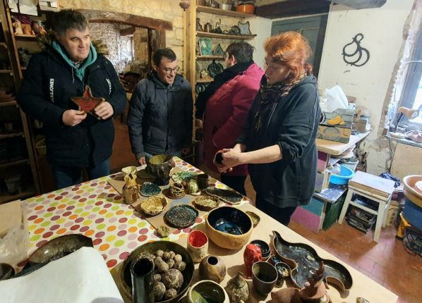 créations des adultes en situation e handicap lors des ateliers céramique avec l'ESAT Entre Cher et Loire de Veaugues