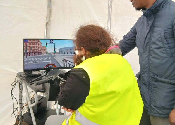 Photo des jeunes des PEP18 à la sortie prévention routière initiation au code de la route